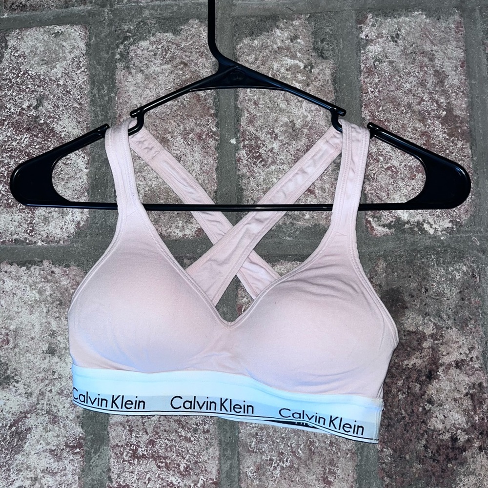 Light pink Calvin Klein padded sports bra size XS